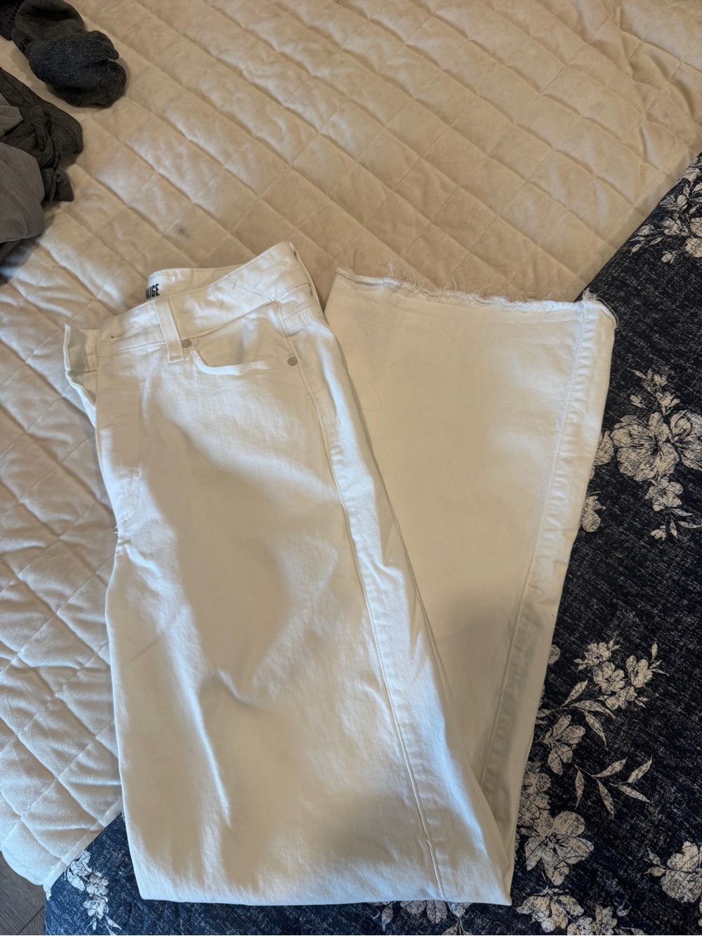 Paige 31” Anessa raw hem in tonal ecru - Picture 5 of 8